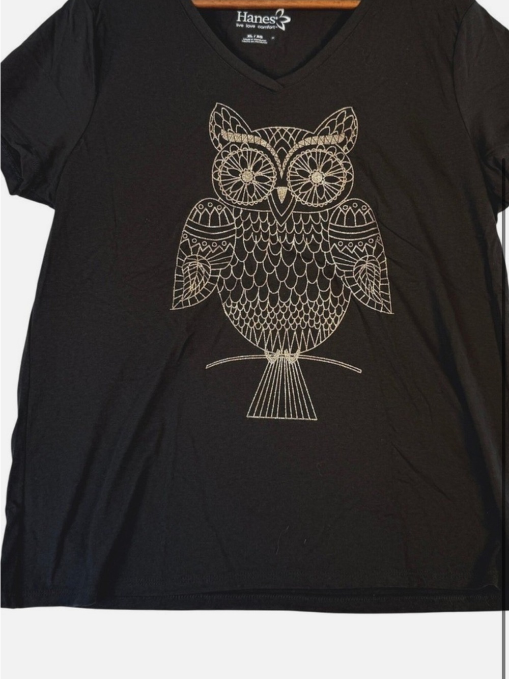Hanes Black V-Neck T-Shirt with Gold Owl Graphic like new - Picture 6 of 6
